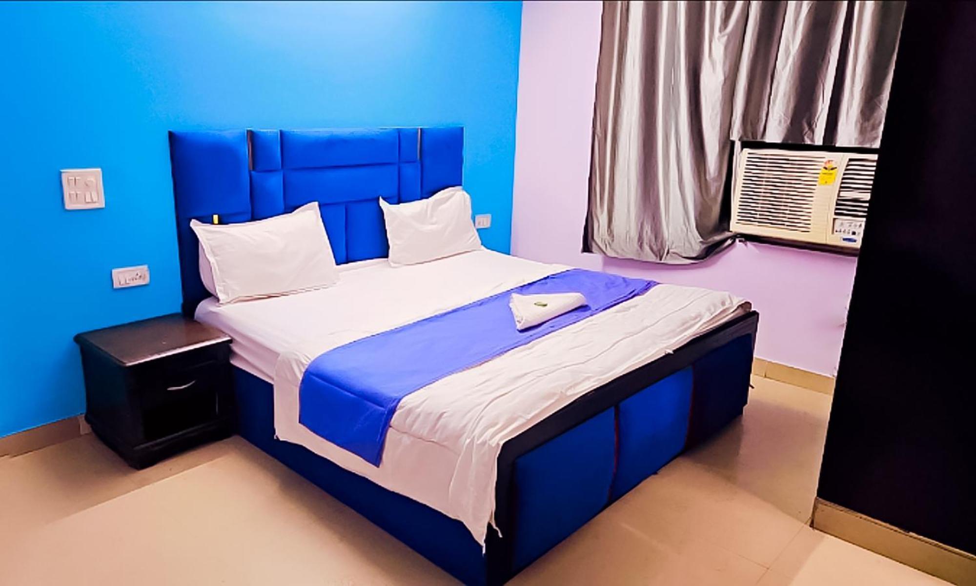 Happy Inn - Near Saket Metro New Delhi Exterior photo