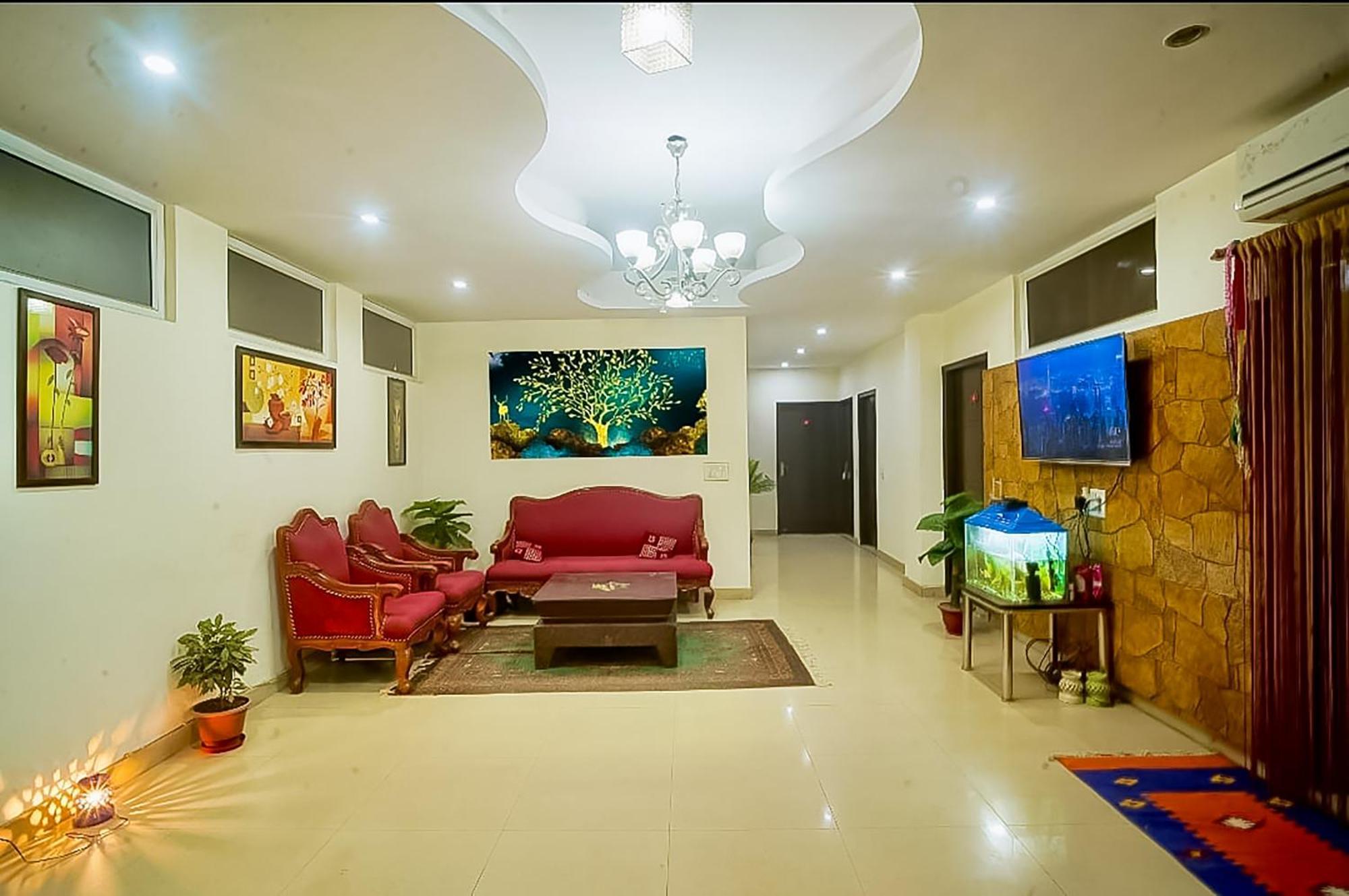 Happy Inn - Near Saket Metro New Delhi Exterior photo